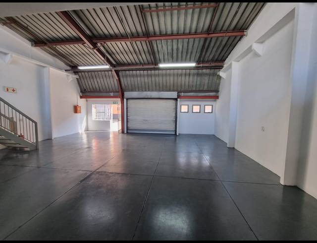 155M² WAREHOUSE TO LET IN STEELEDALE