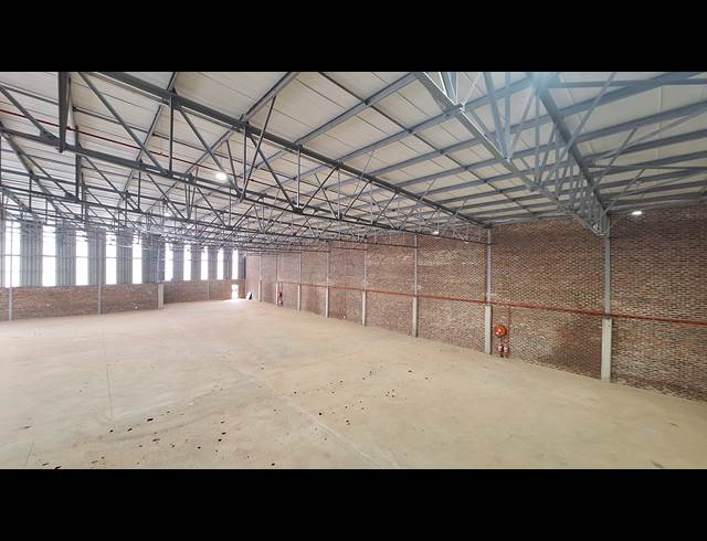 1,300M² WAREHOUSE TO LET IN LANSERIA