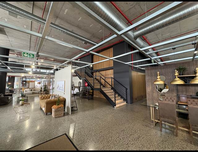 1,038M² RETAIL TO LET IN FORESHORE