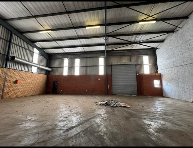 381M² WAREHOUSE TO LET IN CLAYVILLE