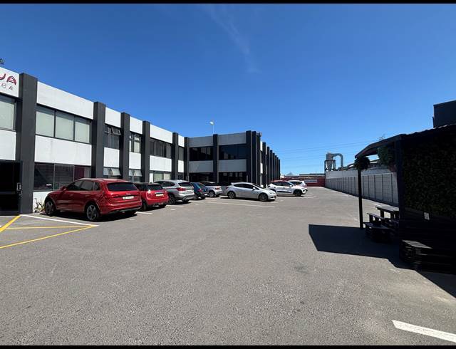 3,452M² FACTORY TO LET IN EPPING INDUSTRIAL