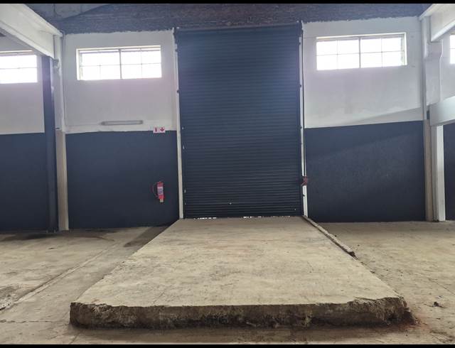 750M² WAREHOUSE TO LET IN DENVER