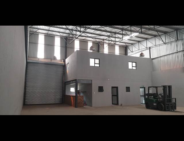 350M² WAREHOUSE RENTED IN CLEVELAND