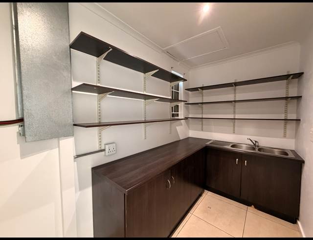 438M² OFFICE TO LET IN GREEN POINT