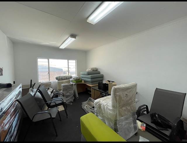 668M² WAREHOUSE TO LET IN HALFWAY HOUSE