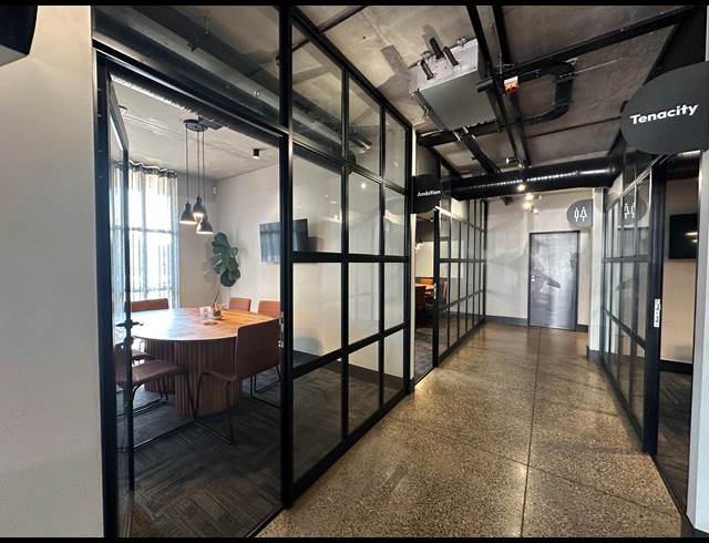 146M² OFFICE TO LET IN ROOIHUISKRAAL NORTH