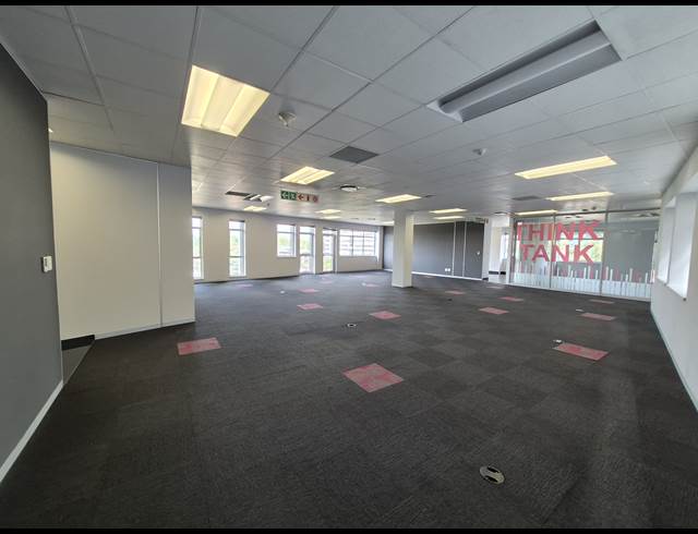 1,633M² OFFICE TO LET IN SANDTON CENTRAL