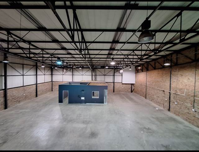 642M² WAREHOUSE TO LET IN LASER PARK