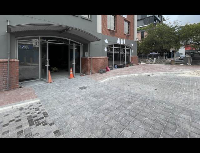 176M² RETAIL TO LET IN GREEN POINT