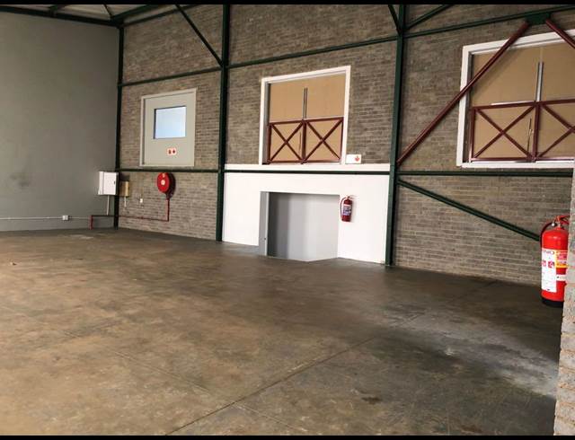 380M² WAREHOUSE TO LET IN HALFWAY HOUSE