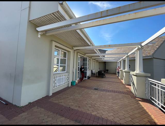 425M² OFFICE TO LET IN BRYANSTON