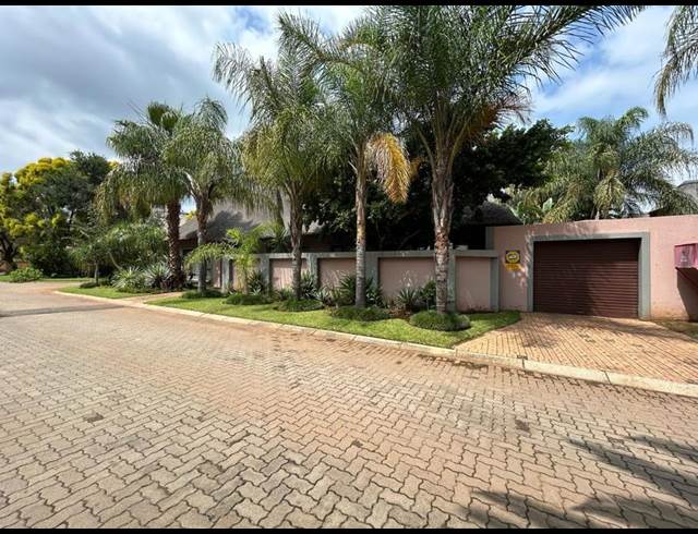 5 BEDROOM HOUSE TO LET IN MELODIE