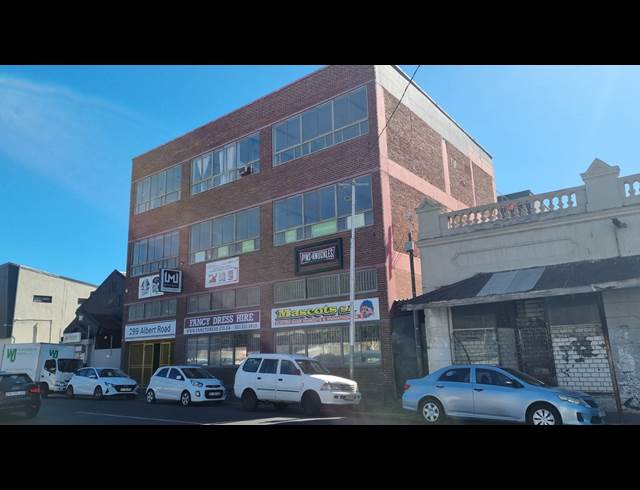500M² BUSINESS TO LET IN WOODSTOCK