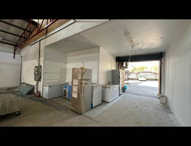 380M² WAREHOUSE TO LET IN HIGHVELD