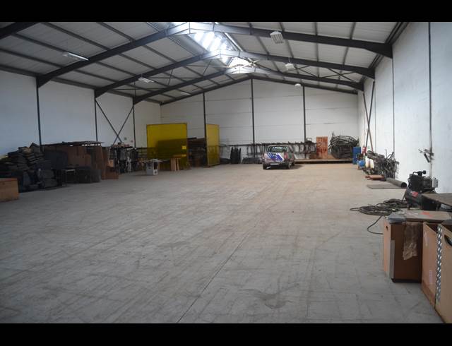 720M² WAREHOUSE TO LET IN KILLARNEY GARDENS