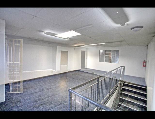 636.50M² WAREHOUSE TO LET IN KYA SANDS