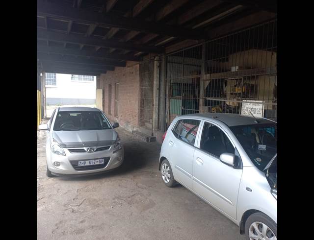 270M² WAREHOUSE TO LET IN CITY WEST