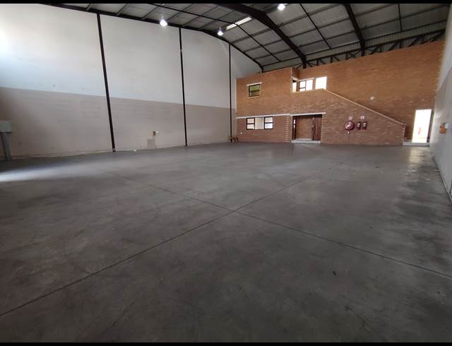 427M² WAREHOUSE TO LET IN AIRPORT PARK