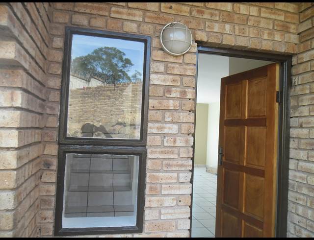 2 bed property to rent in WINCHESTER HILLS