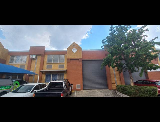 271M² MINI FACTORY TO LET IN STRIJDOMPARK