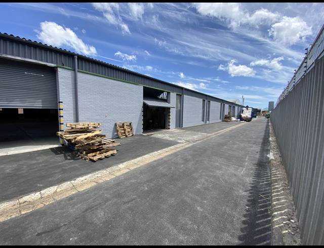 650M² WAREHOUSE TO LET IN EPPING INDUSTRIAL