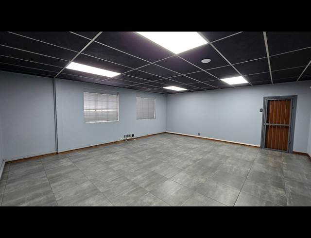 800M² WAREHOUSE TO LET IN EASTLEIGH