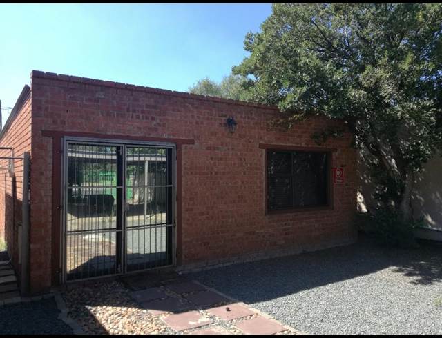 35M² OFFICE RENTED IN WILLOWS