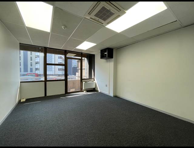 897M² OFFICE TO LET IN SANDTON CENTRAL