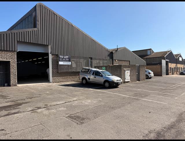 921M² WAREHOUSE TO LET IN PAROW INDUSTRIAL