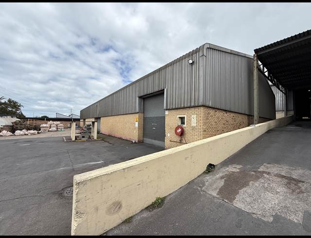 8,000M² WAREHOUSE TO LET IN MOBENI