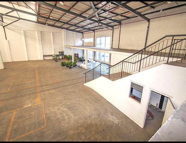 1,650M² WAREHOUSE TO LET IN KYA SANDS