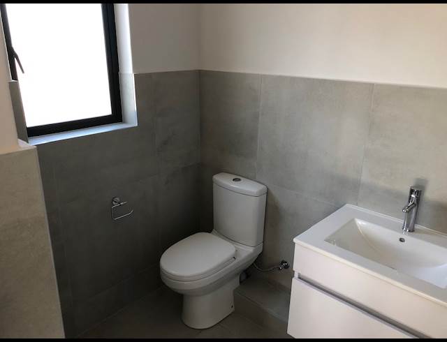 2 BEDROOM PROPERTY TO RENT IN BURGUNDY ESTATE