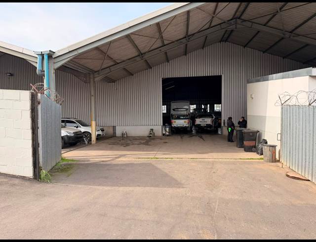 894M² WAREHOUSE TO LET IN MALMESBURY INDUSTRIA