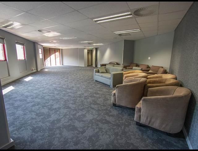 1,509M² OFFICE TO LET IN PARKTOWN
