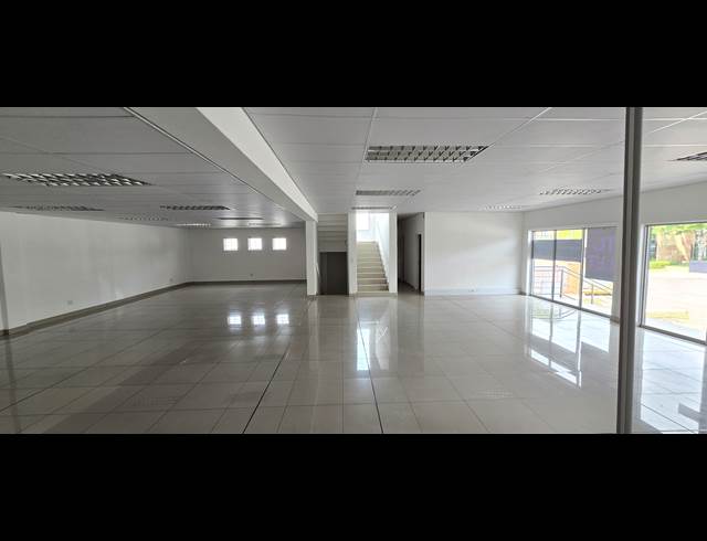 624M² SHOWROOM TO LET IN NORTH RIDING