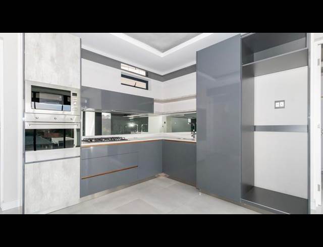 2 BEDROOM PROPERTY TO RENT IN HOUGHTON ESTATE