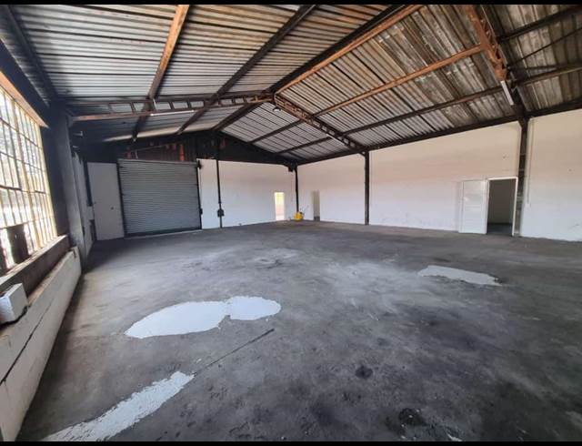 288M² WAREHOUSE RENTED IN VULCANIA