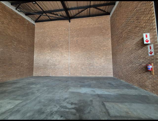 284M² WAREHOUSE TO LET IN DRIEHOEK