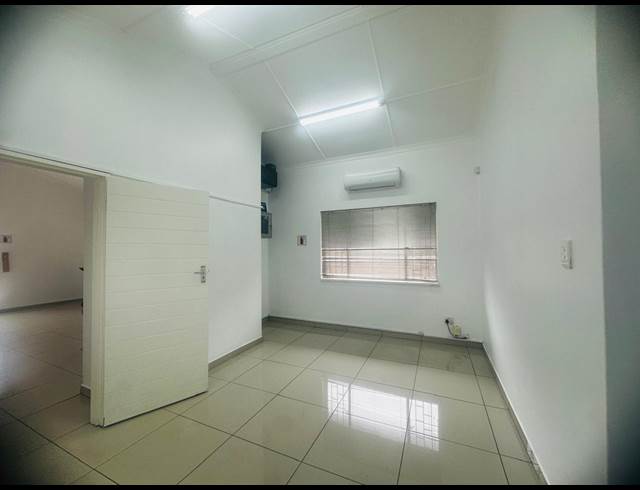 350M² OFFICE TO LET IN PARKDENE