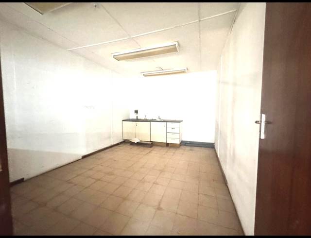 1,072M² WAREHOUSE TO LET IN TONGAAT INDUSTRIAL