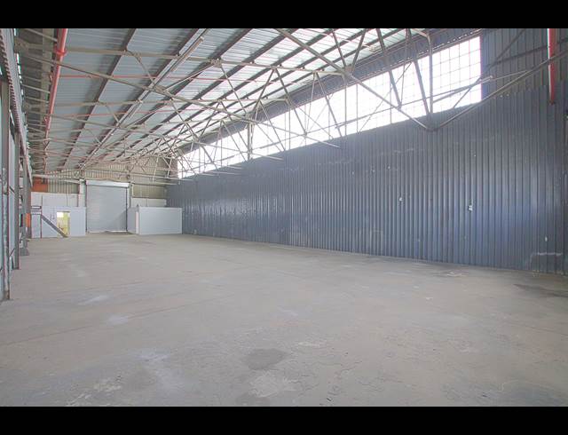 352M² WAREHOUSE TO LET IN CITY DEEP