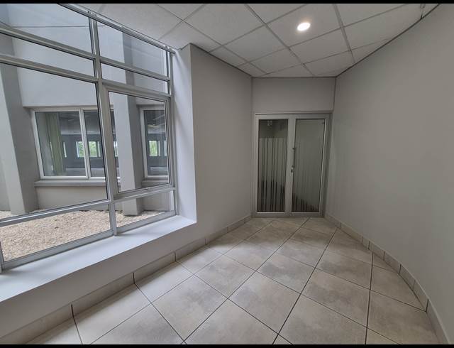 295M² OFFICE TO LET IN SANDTON CENTRAL