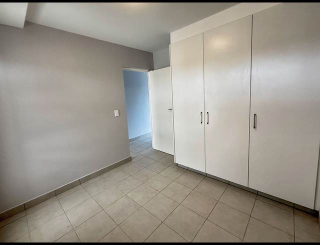 1 BEDROOM PROPERTY TO RENT IN HILLCREST CENTRAL