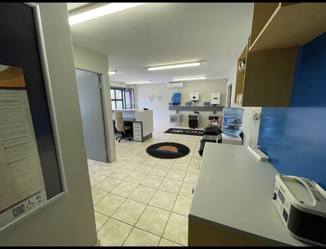380M² BUSINESS TO LET IN HUGHES