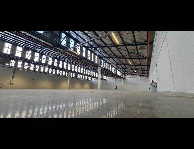 1,580M² WAREHOUSE TO LET IN RETREAT INDUSTRIAL