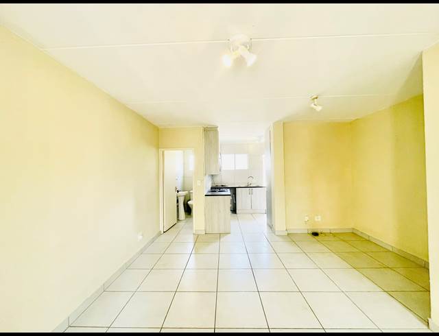 2 BEDROOM TOWNHOUSE RENTED IN SUNNINGHILL