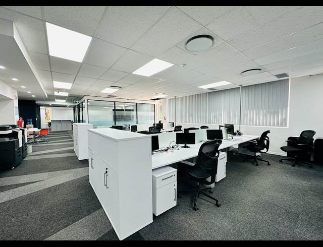 709M² OFFICE RENTED IN LA LUCIA RIDGE