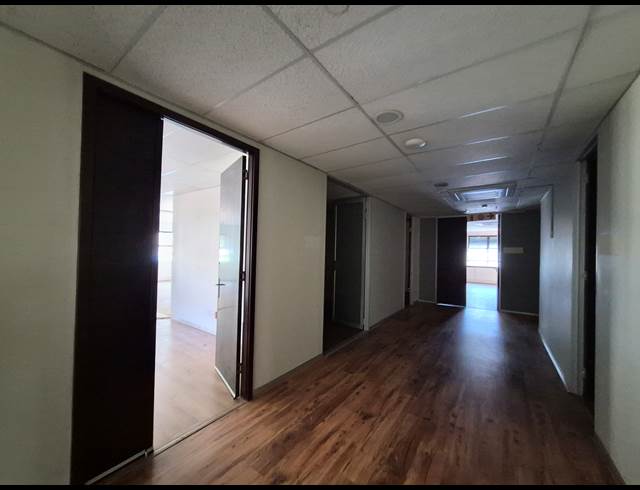 931M² OFFICE TO LET IN SANDTON CENTRAL