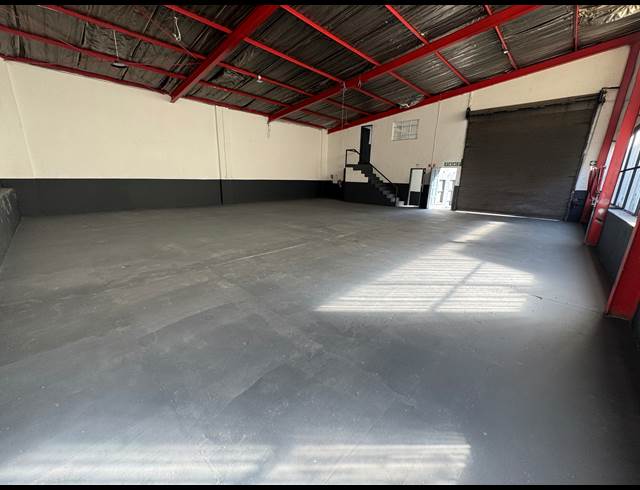 377M² WAREHOUSE TO LET IN WYNBERG