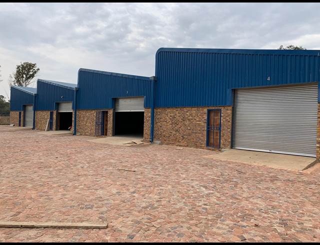 330M² WAREHOUSE TO LET IN DAGGAFONTEIN